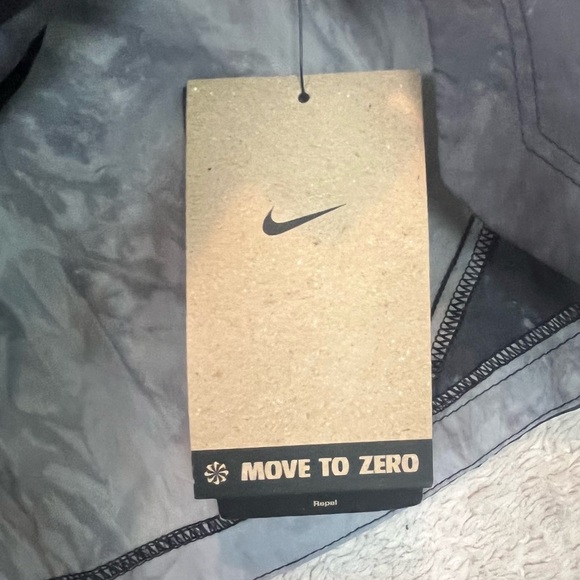 NWT Nike Women's Trail Running Shorts Sz XS Repel Gray Tie Dye Zipper Pockets - Picture 6 of 16